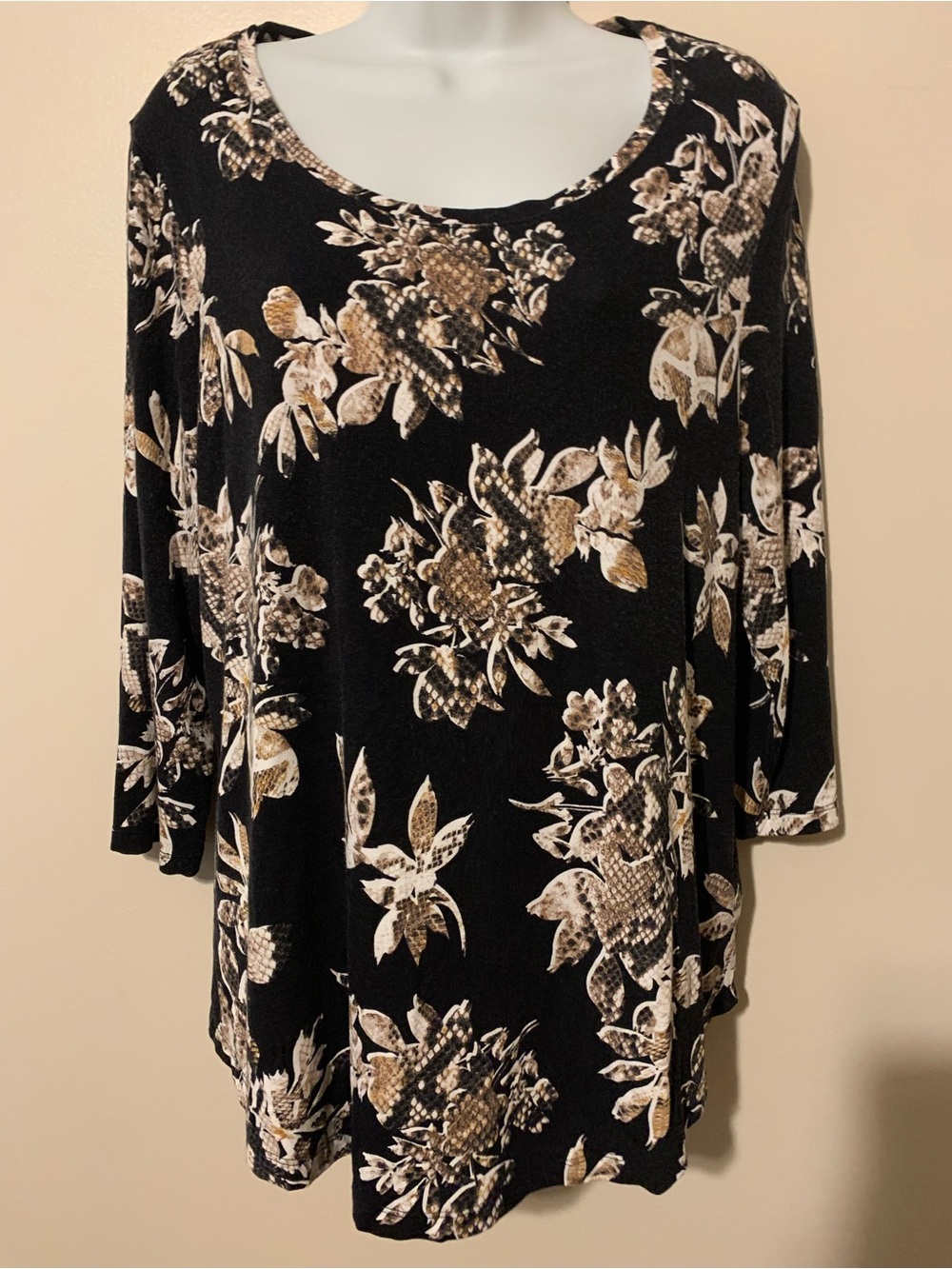 JM Collection Black Floral Scoop Neck Top with Beige Accents